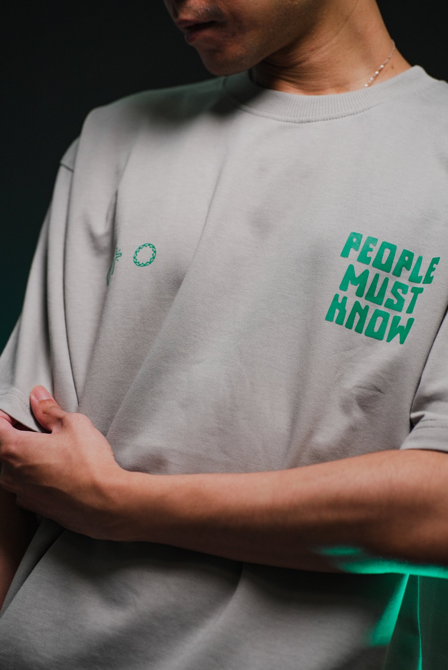 People Must Know Oversized Shirt (Grey)